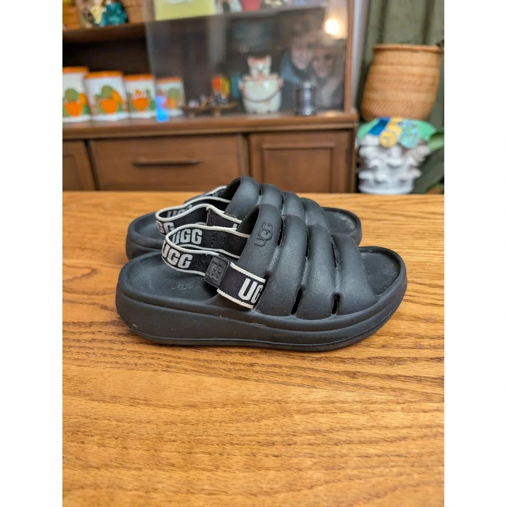 UGG Sport Yeah Kids Black‎ Logo Strap Foam Slide Sandals 1129050K